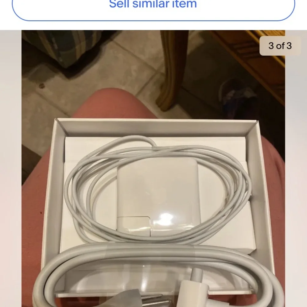 Apple 60w MagSafe power adapter for MacBook